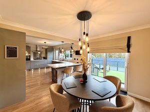 Photo 19- click for photo gallery